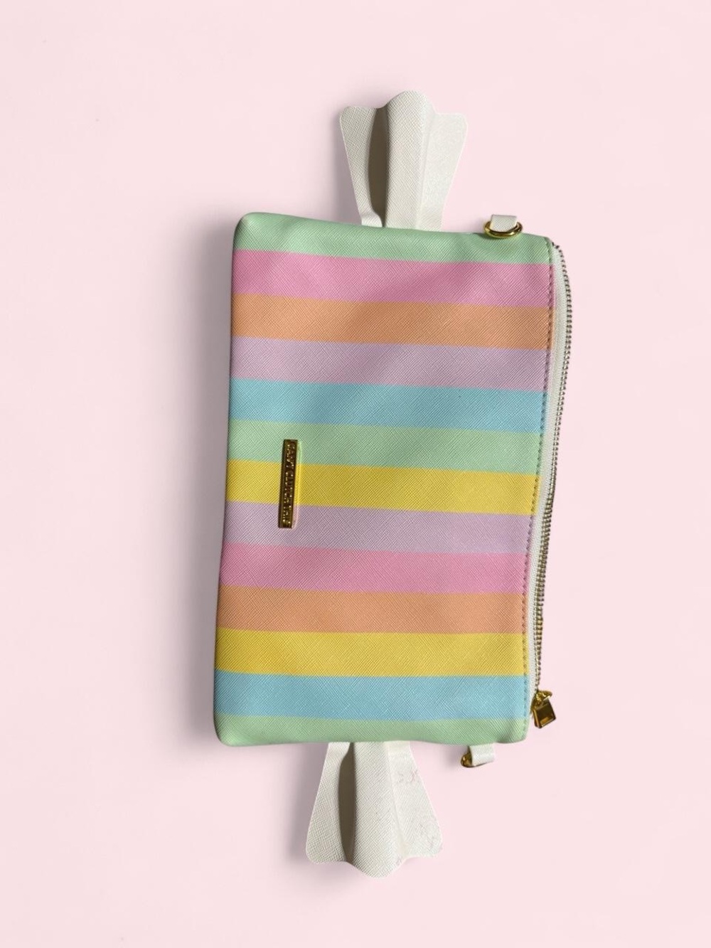 Britt’s bags lane Can’t clutch this original smarties clutch